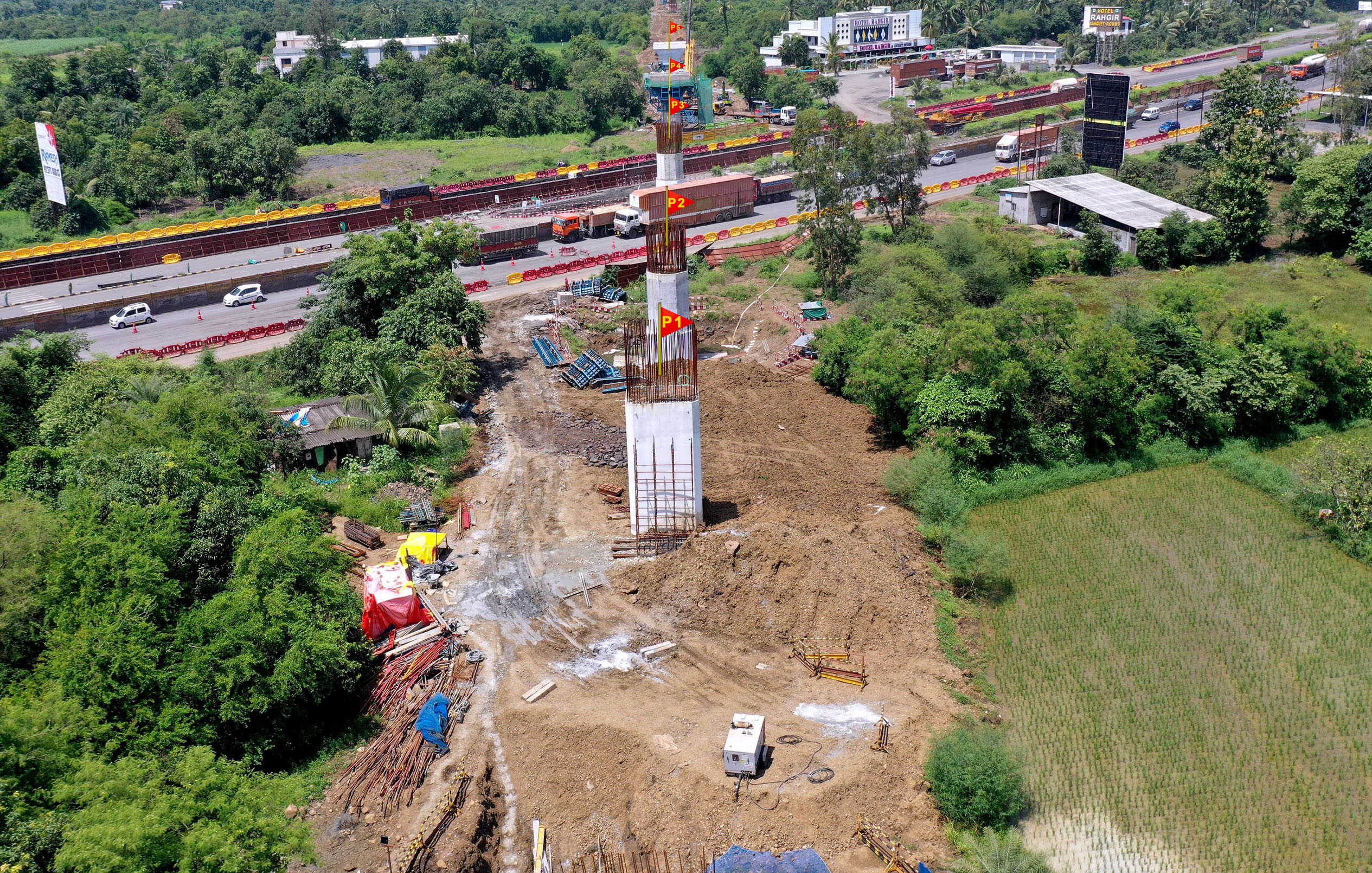 वलसाड जिल्ह्यात खांबांचे काम प्रगतीपथावर, ऑक्टोबर २०२२ (२)